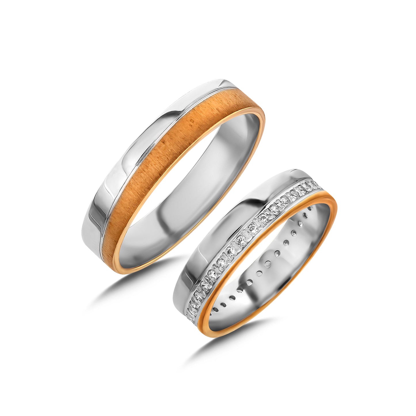 Paar goldene Eheringe im Set