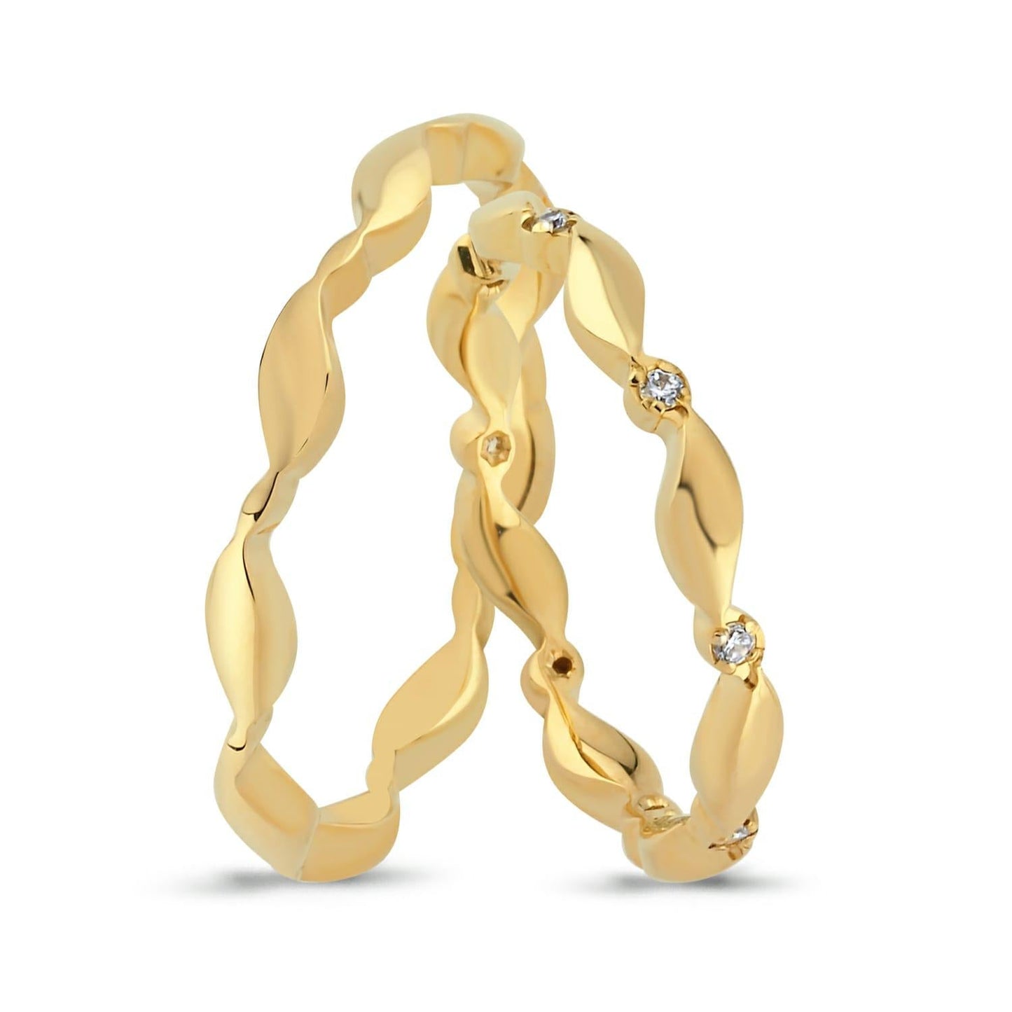 Paar goldene Eheringe im Set