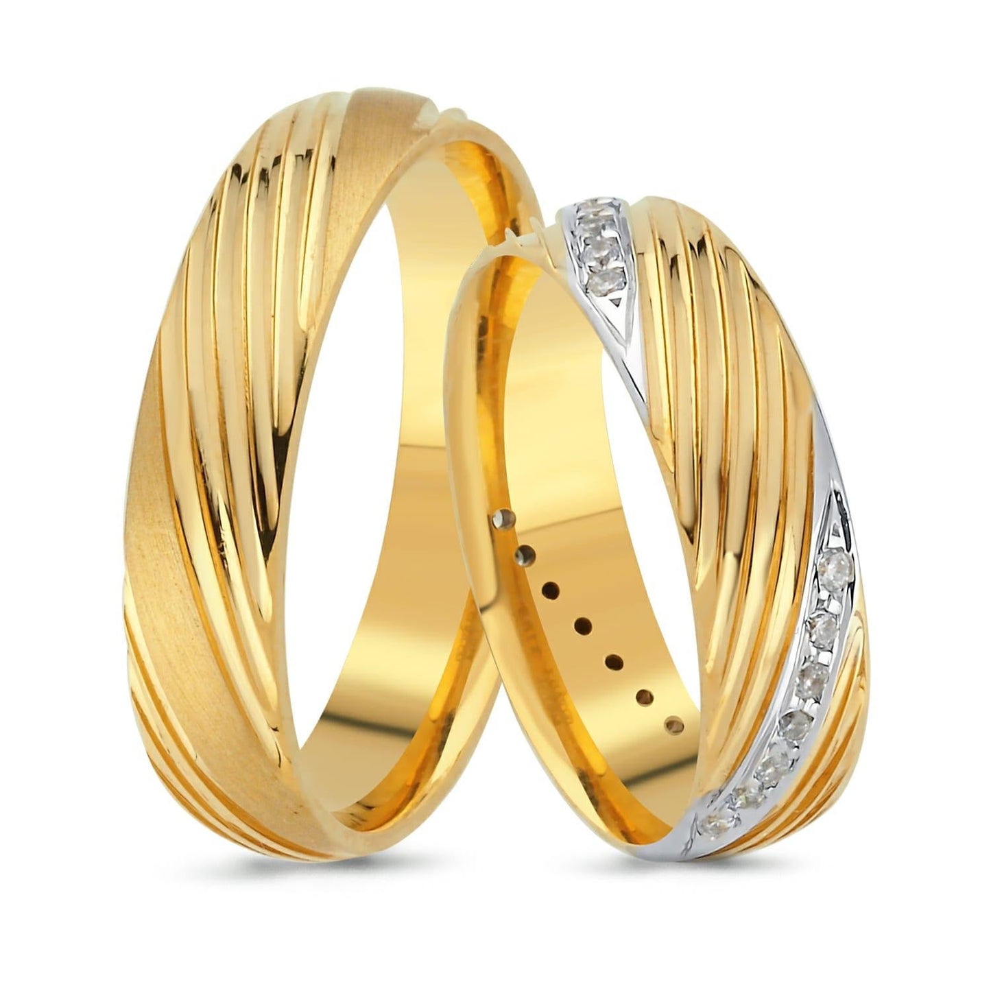 Paar goldene Eheringe im Set