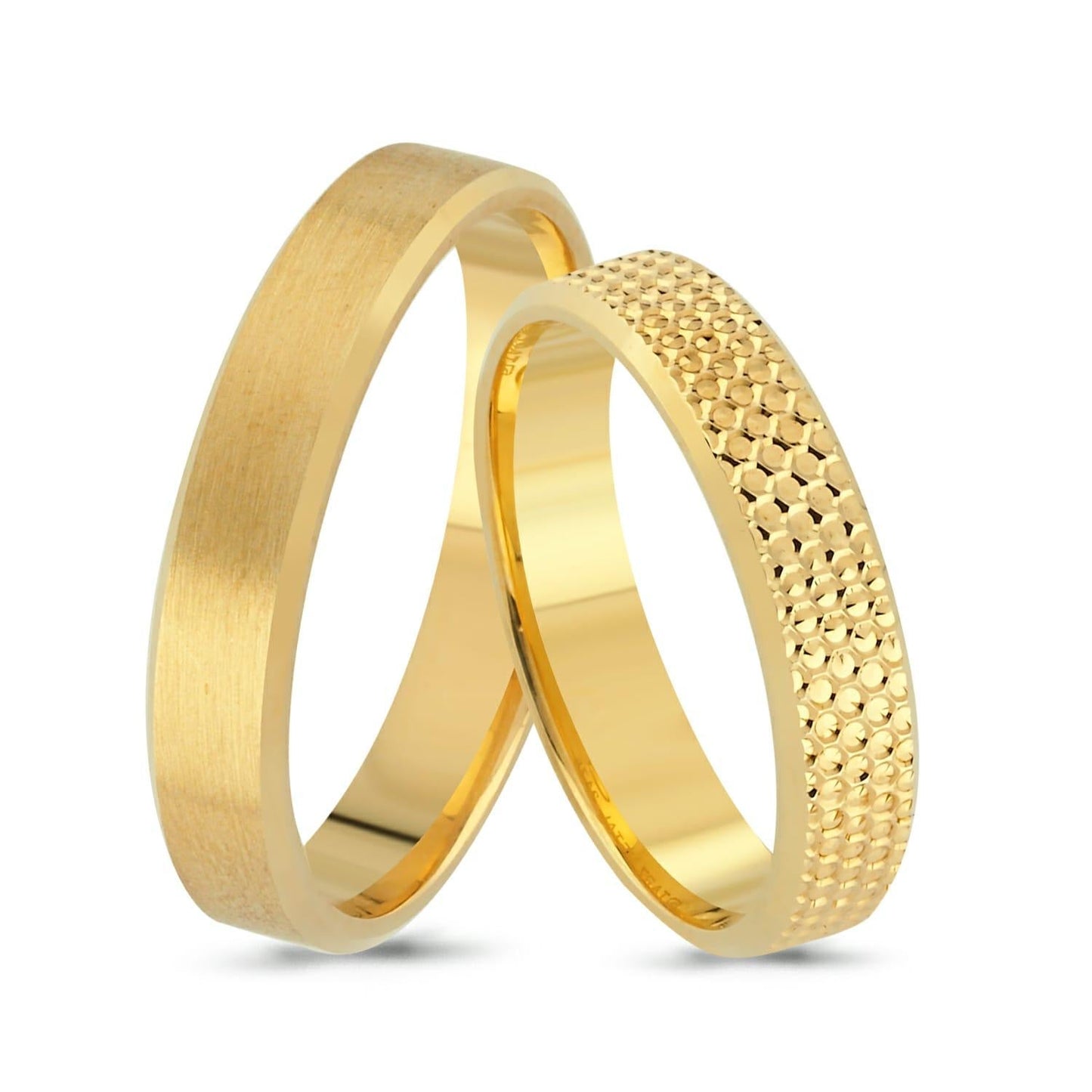 Paar goldene Eheringe im Set