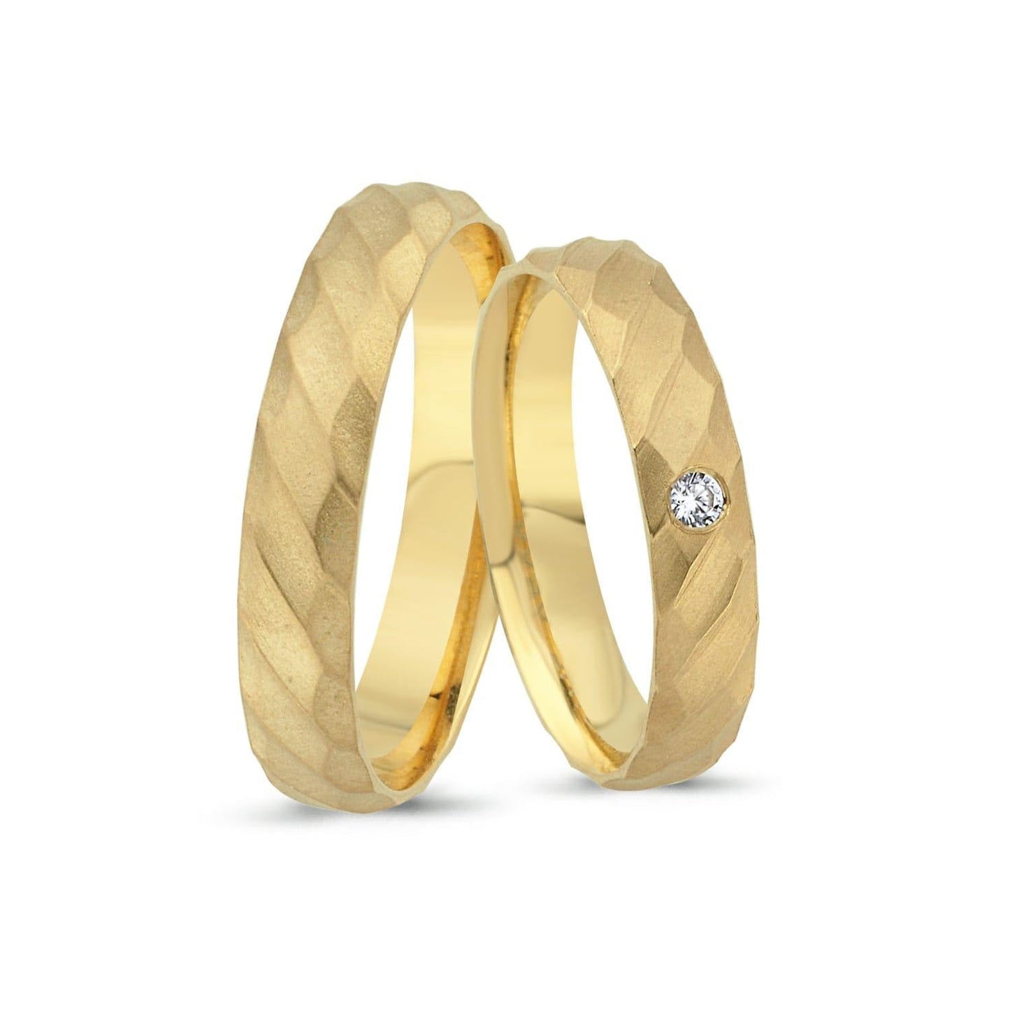 Paar goldene Eheringe im Set