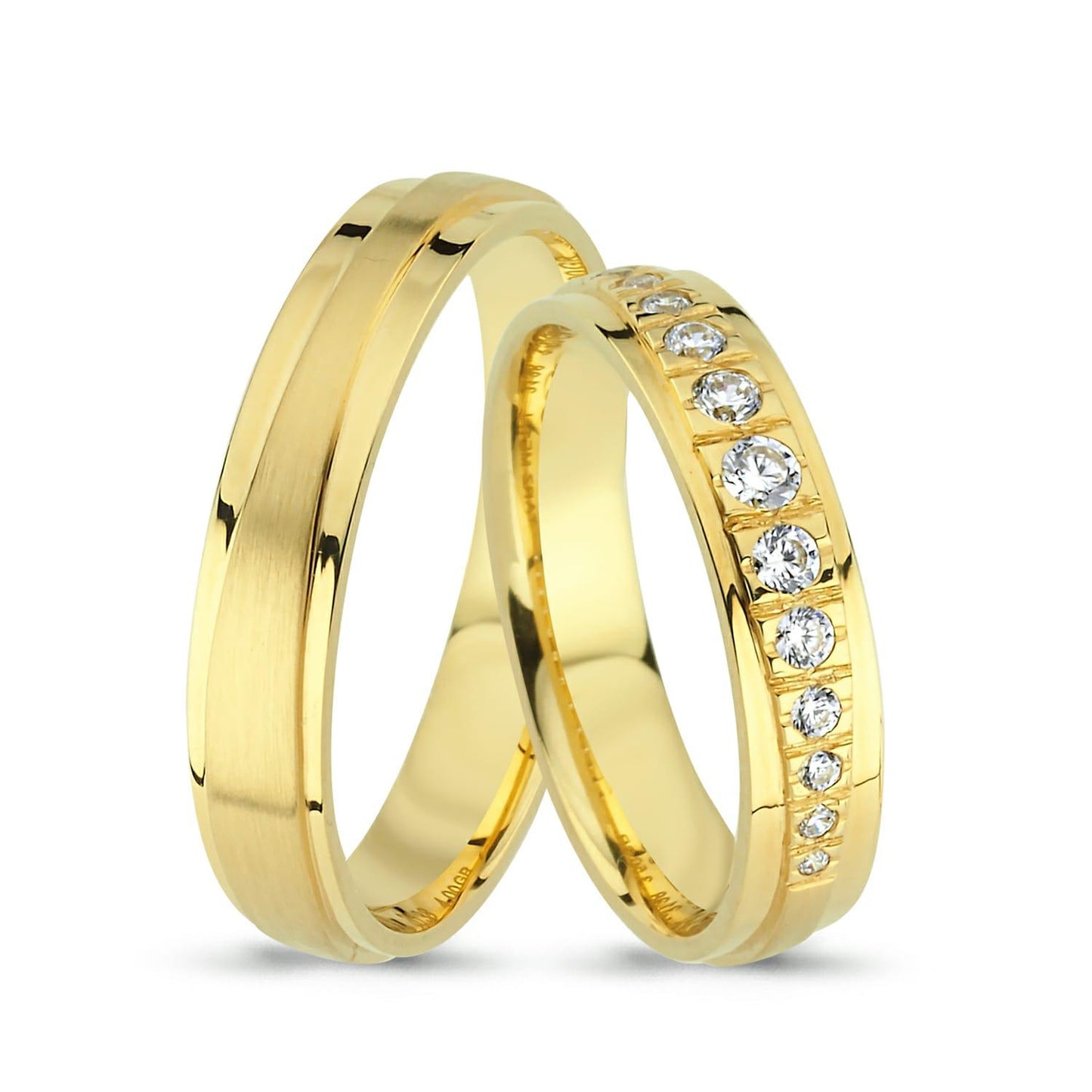 Paar goldene Eheringe im Set