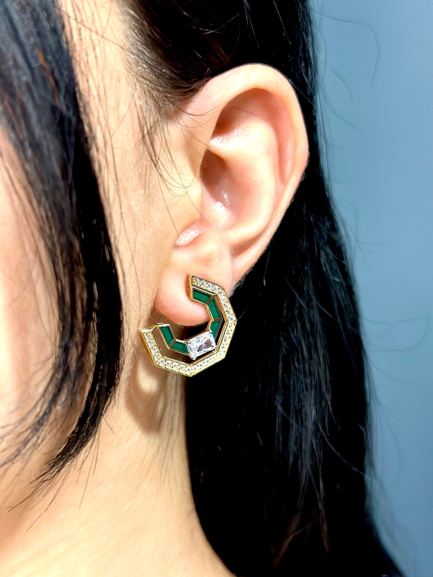 Aurora Ohrring aus 14 Karat Massivgold mit Steindetails